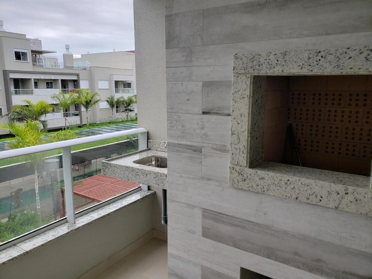 Apartamento em frente à praia do Campeche Florianópolis Esterno foto